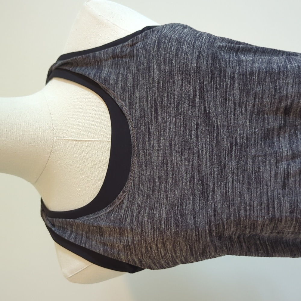 Lululemon size 6 heathered gray braided back tank top with built-in sports bra
